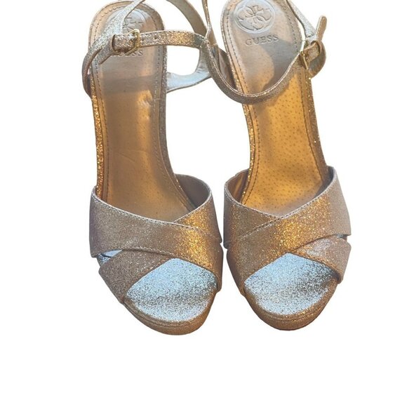 Guess women’s shoes crusted gold shimmer - Picture 7 of 8